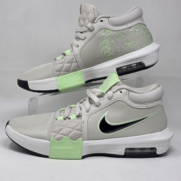 Nike LeBron Witness VIII Light Bone Vapor Green HQ2139 002 Men\'s Size 9.5 New